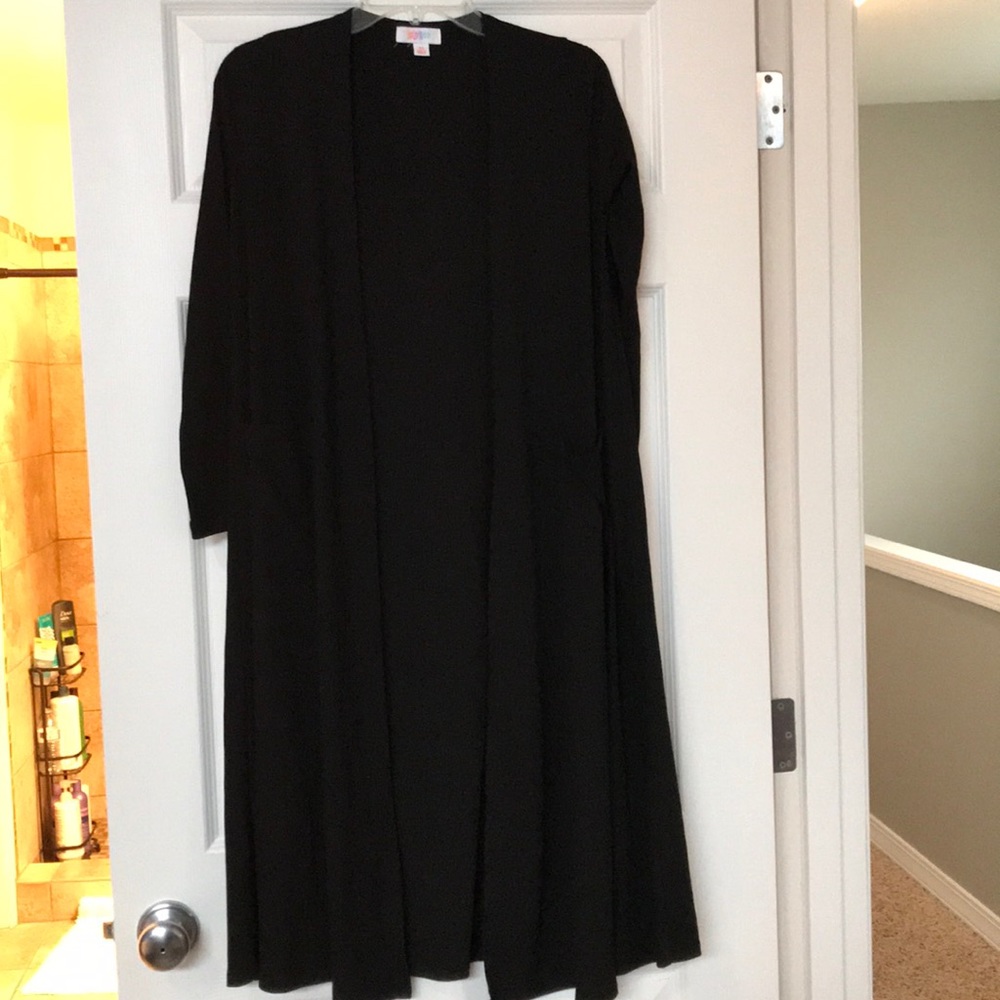 EUC- 🦄🖤🦄Ribbed Solid Black Small LuLaRoe Sarah!